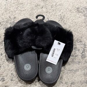 Pure Barre Black Faux Fur Slippers NWT Size 6